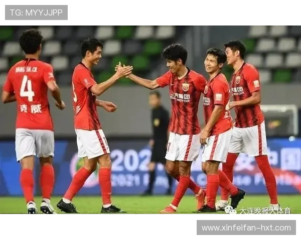 武磊破门上海海港主场三球完胜浙江巩固中超榜首优势 武磊破门上海海港主场三球完胜浙江巩固中超榜首优势